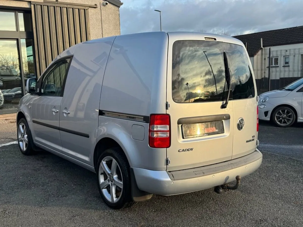 2.0 TDI C20 BLUEMOTION TECH HIGHLINE PANEL VAN 5DR - Image 4