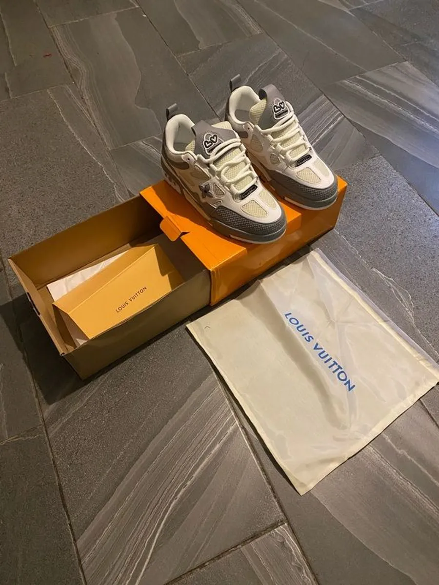 Grey & White Men's LV Skates Shoe - Image 1