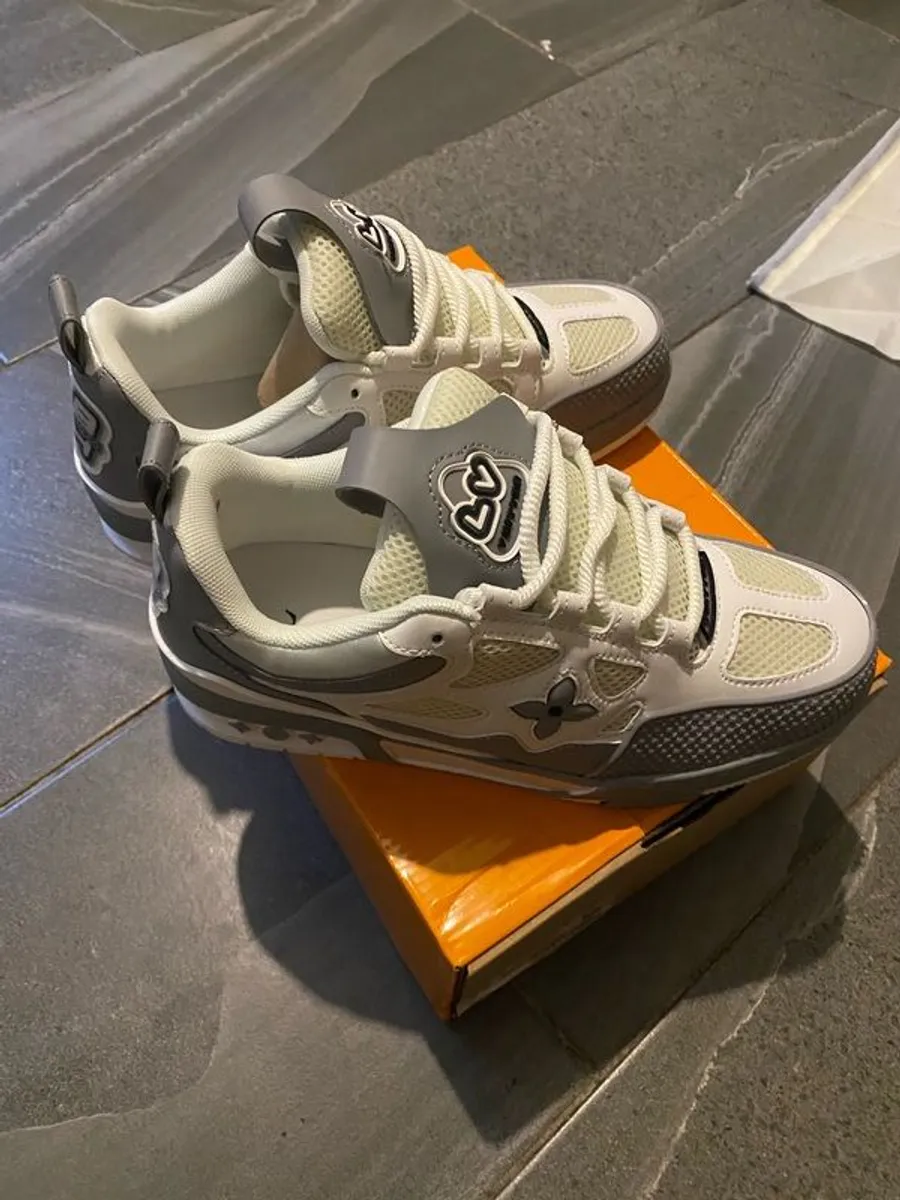 Grey & White Men's LV Skates Shoe - Image 3