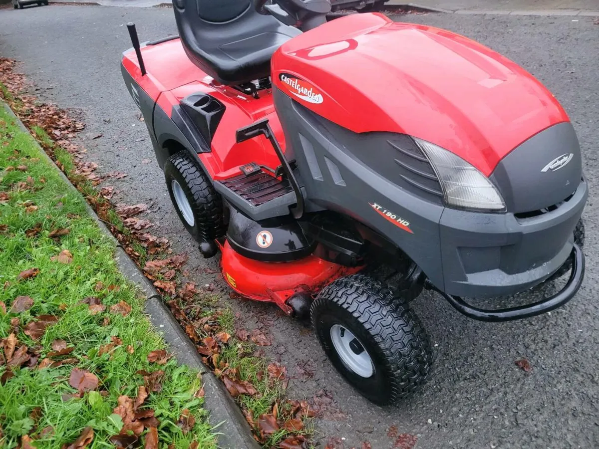 215 castlegarden xt190 lawnmower - Image 2