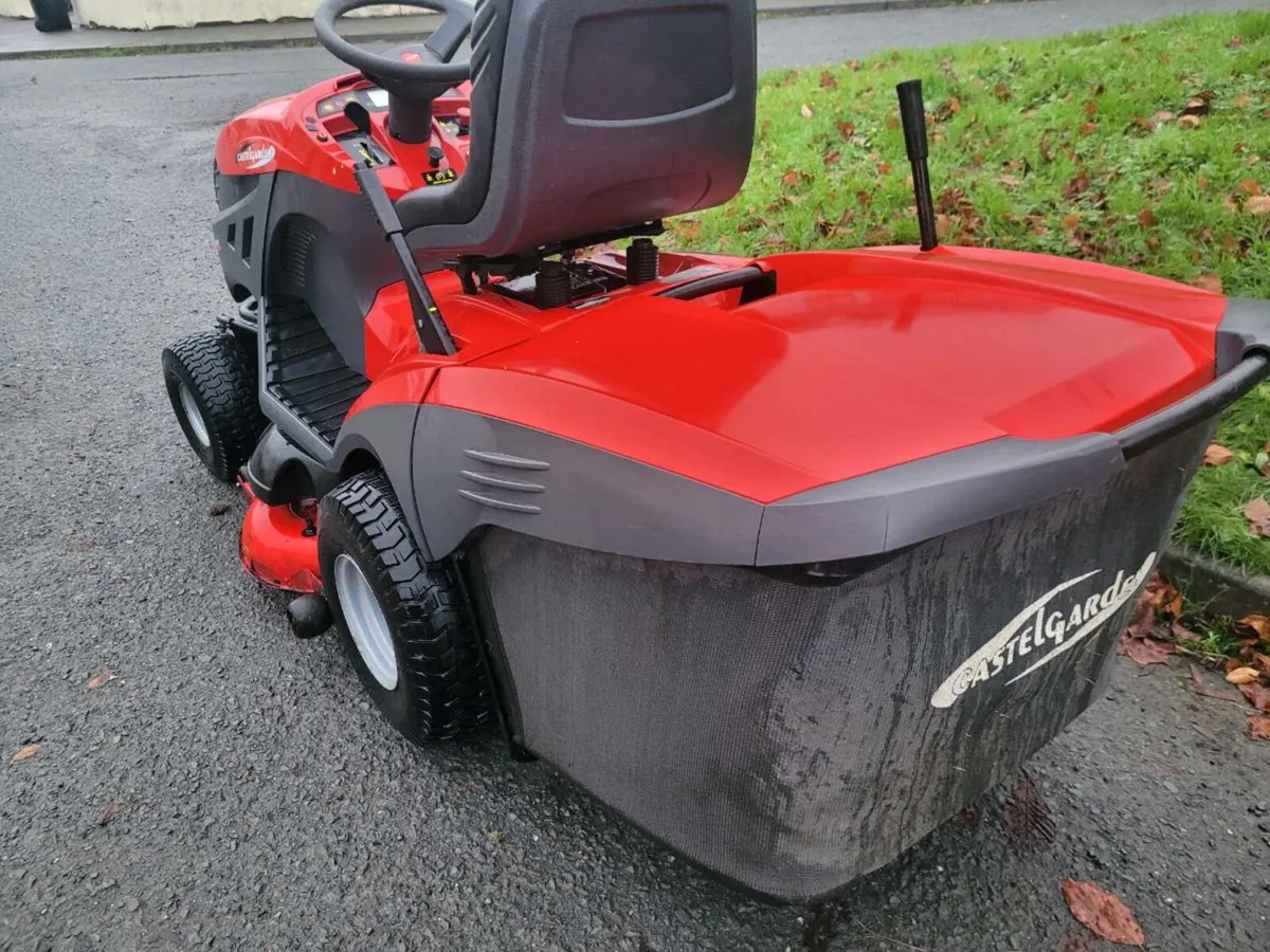 215 castlegarden xt190 lawnmower - Image 4
