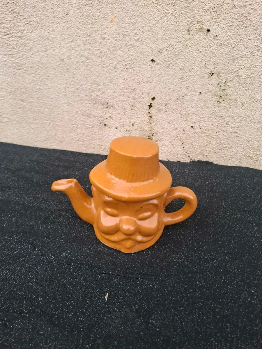 Novelty small tea pot postage possible
