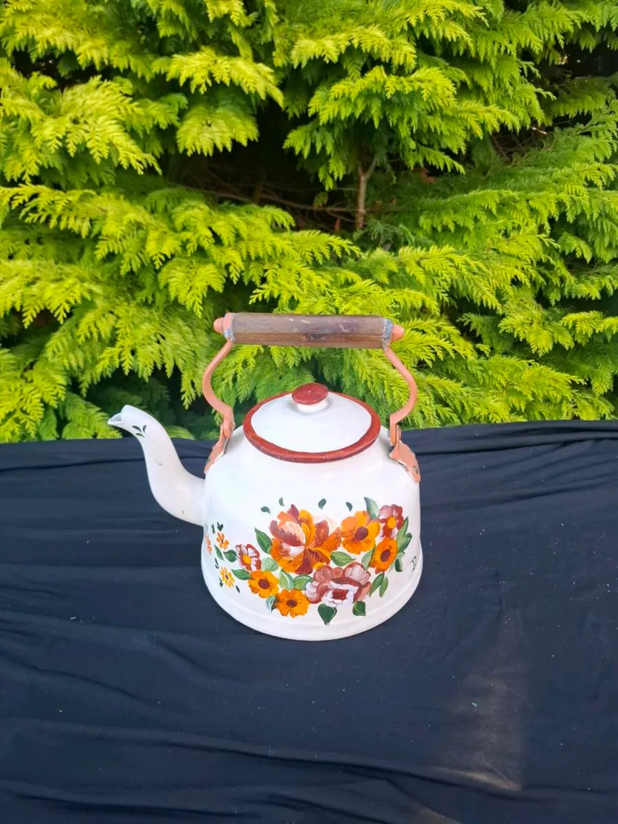 Hadpainted kettle possible to post - Image 1