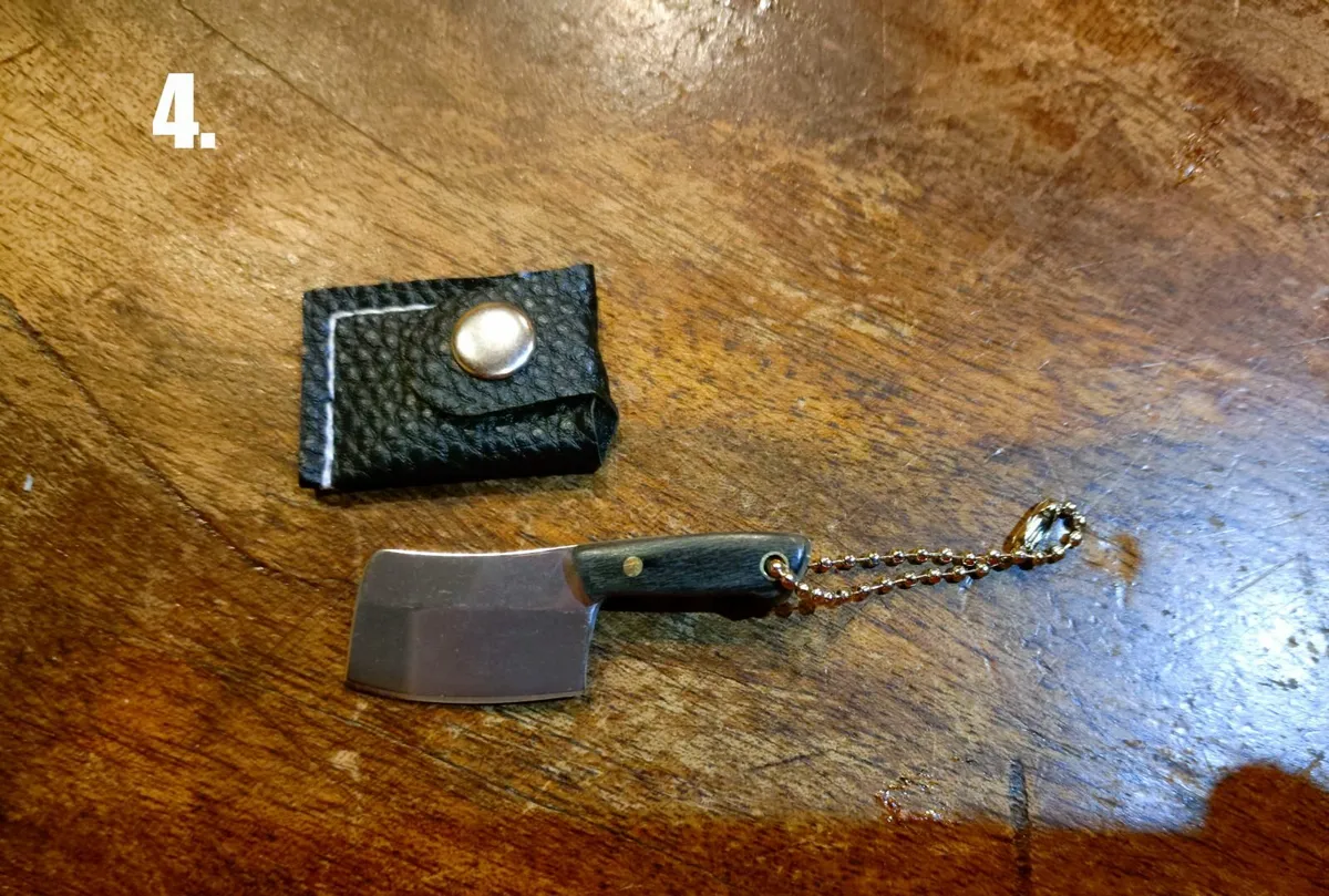 CUTE MINI KEYRING KNIVES (BRAND NEW). - Image 4