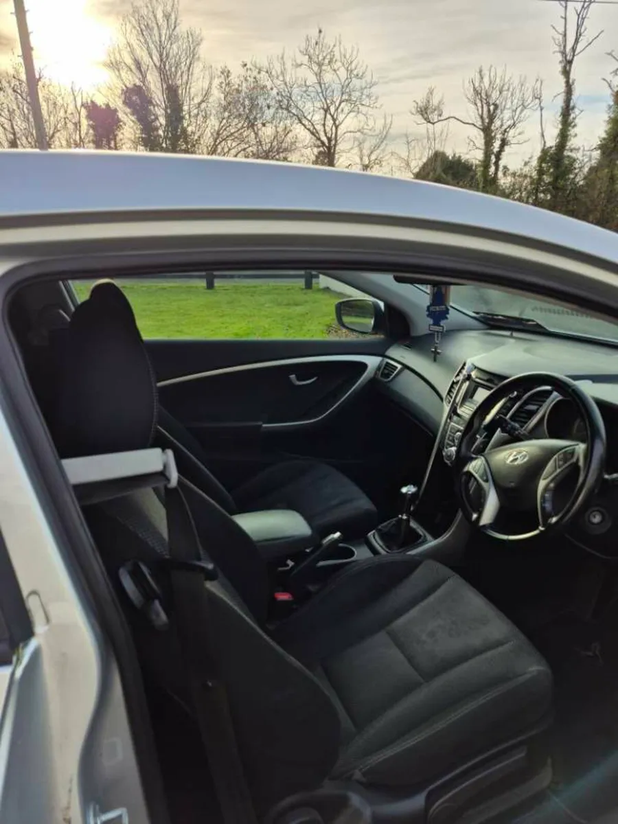 2015 HYUNDI I30 PRO CARVAN MINT + NEW DOE&TAX - Image 3