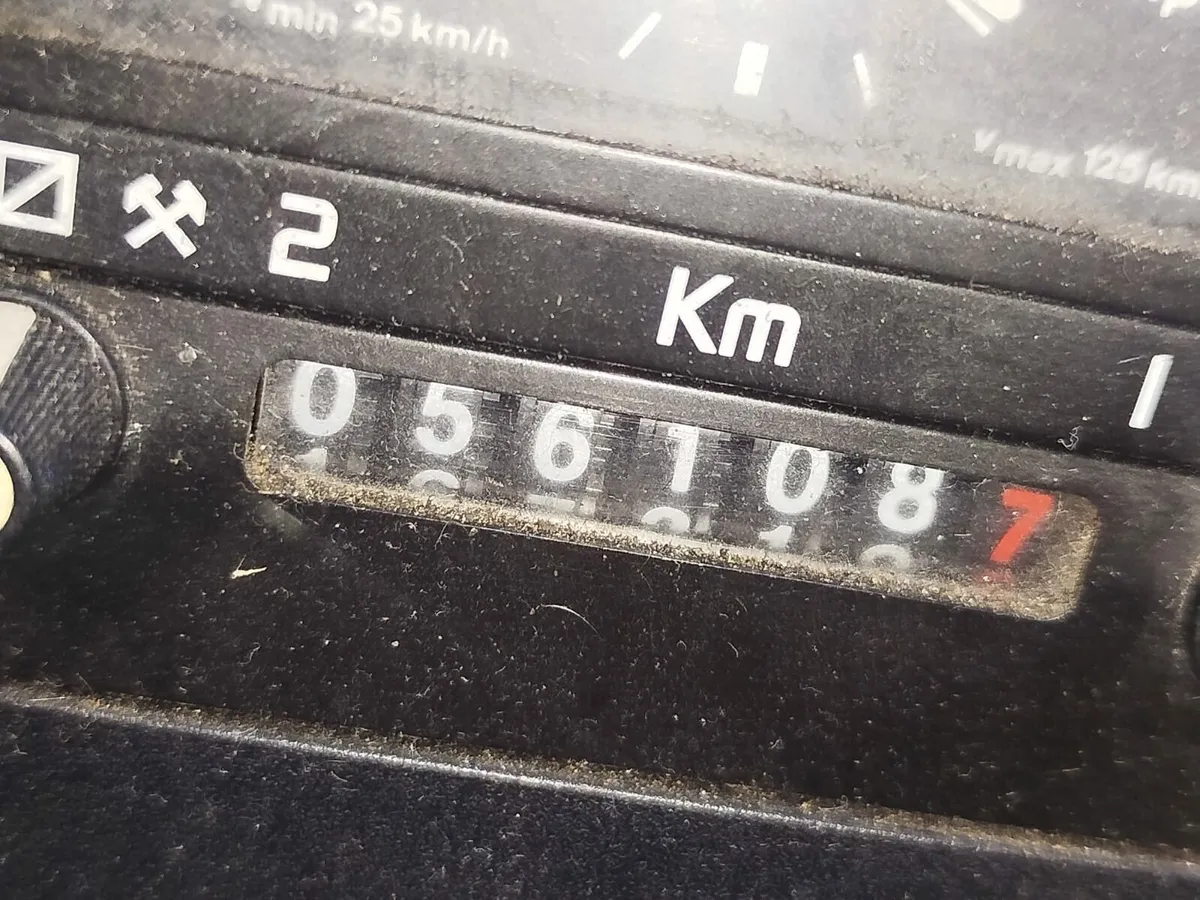 RENAULT PREMIUM only 56,000 kilometres from new. - Image 2