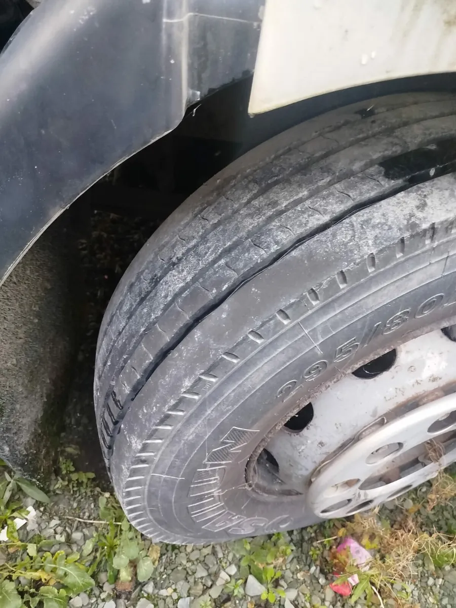 RENAULT PREMIUM only 56,000 kilometres from new. - Image 4