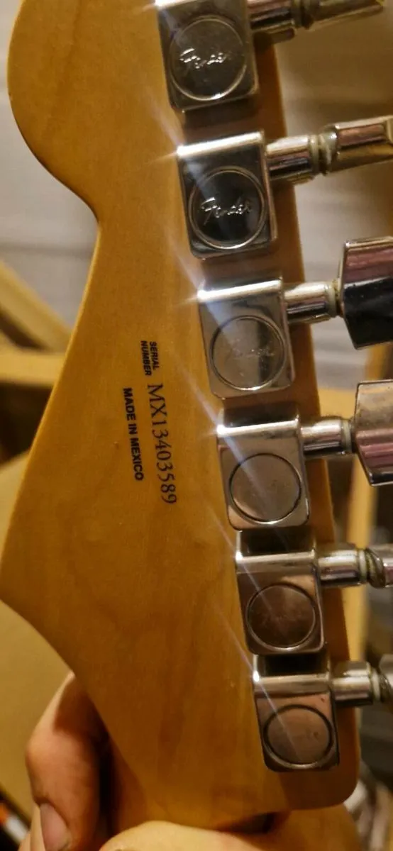 Fender  stratocaster  mim - Image 2