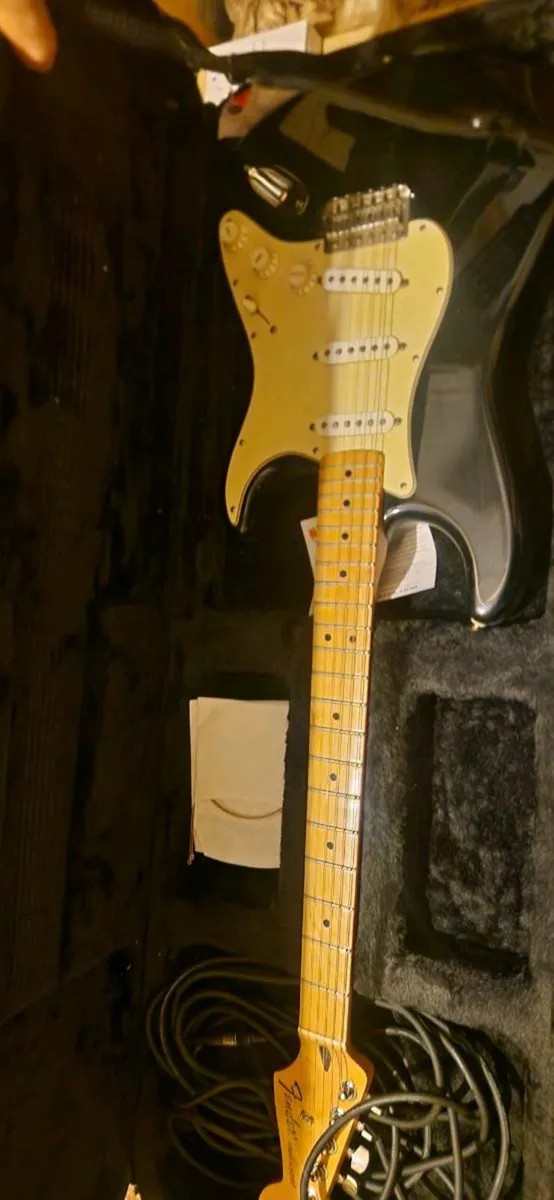 Fender  stratocaster  mim - Image 1