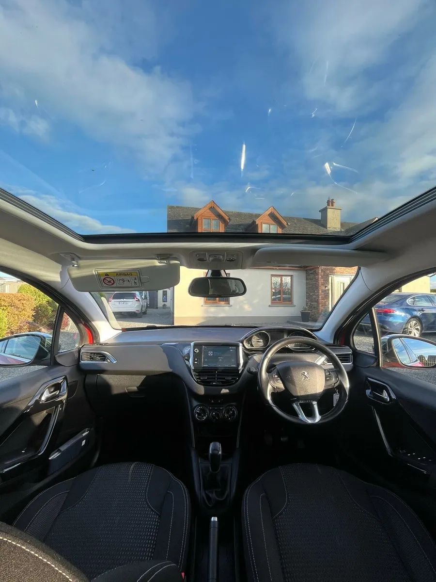 Peugeot 208 2017 1.2 ALLURE - Image 3
