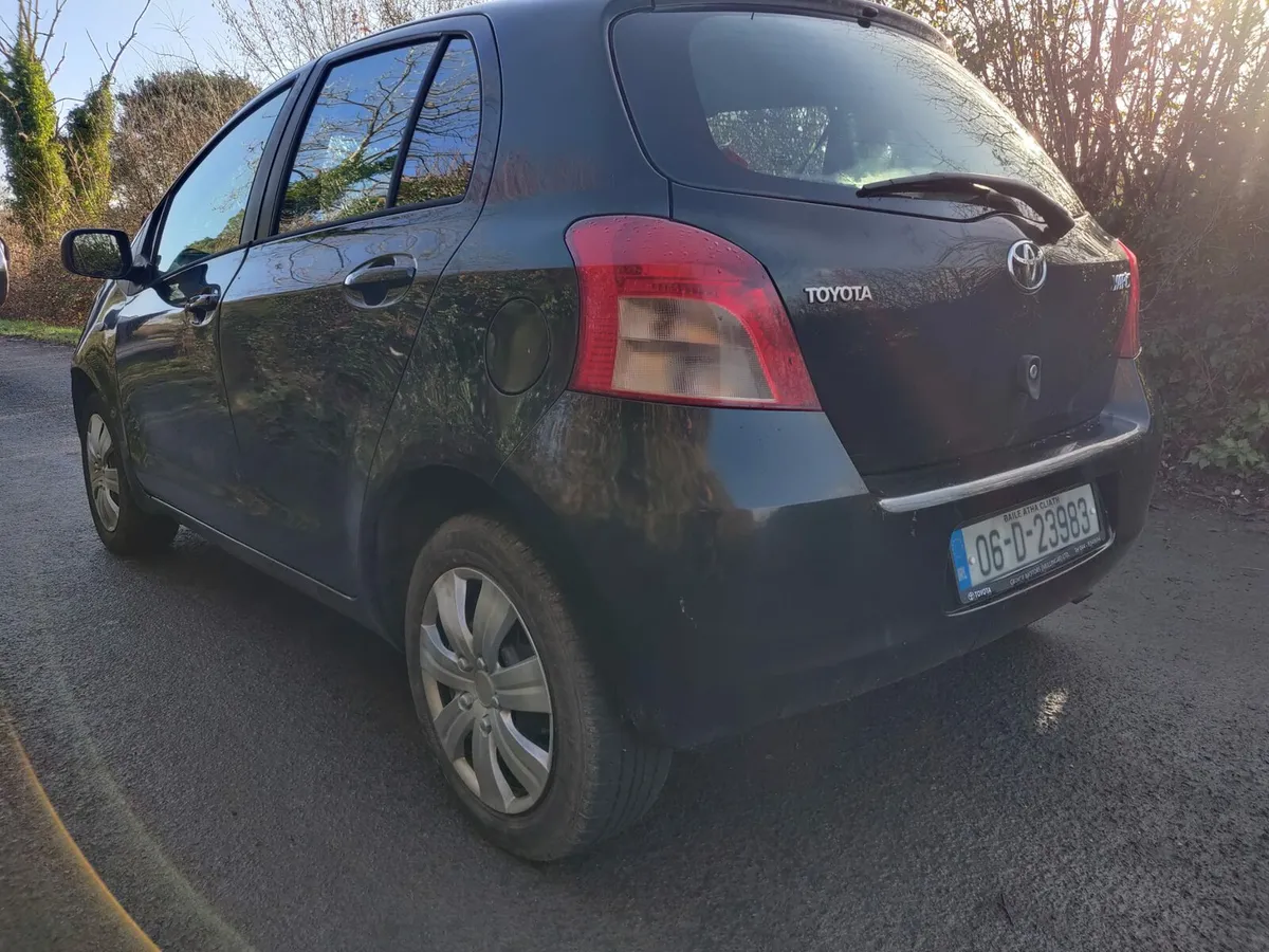 Toyota yaris - Image 4