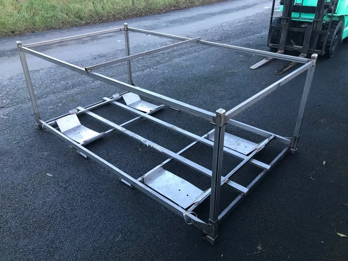 WORKBENCH STEEL FRAMES €50 EACH - Image 2