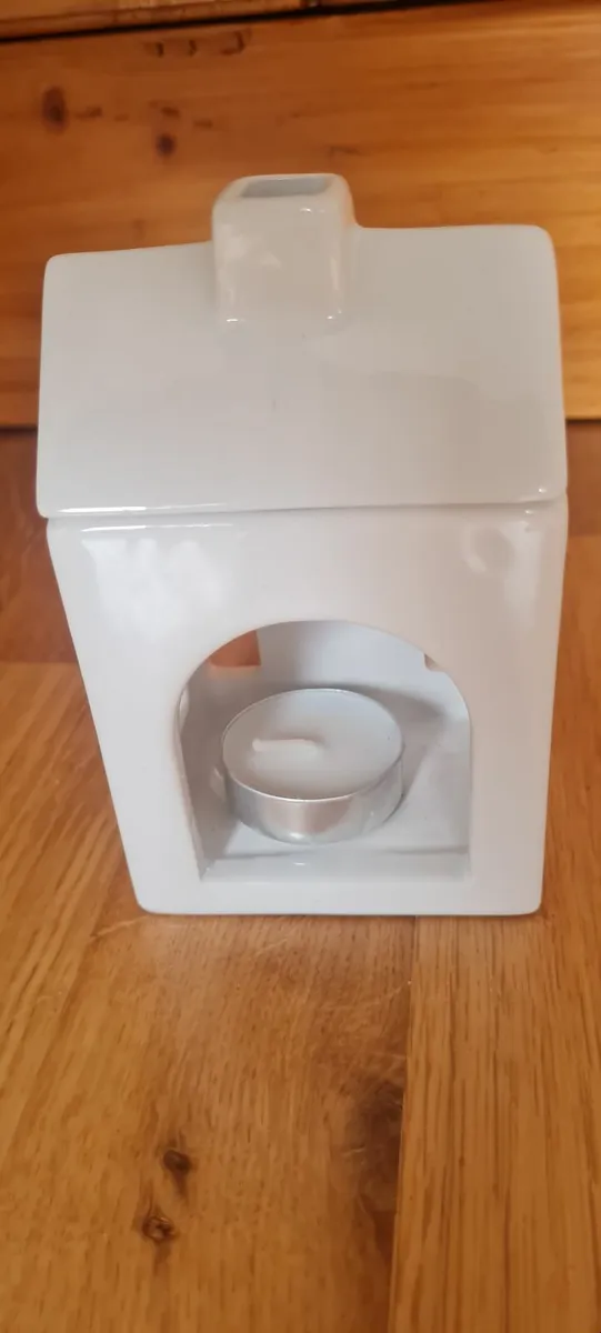 Ceramic house wax burner - Image 3