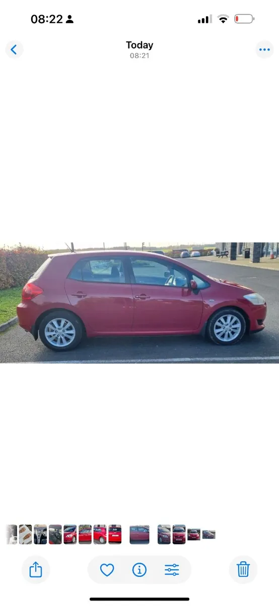 Toyota Auris 2009 - Image 2