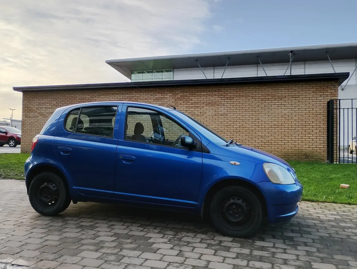 Toyota Yaris 2002 - Image 3