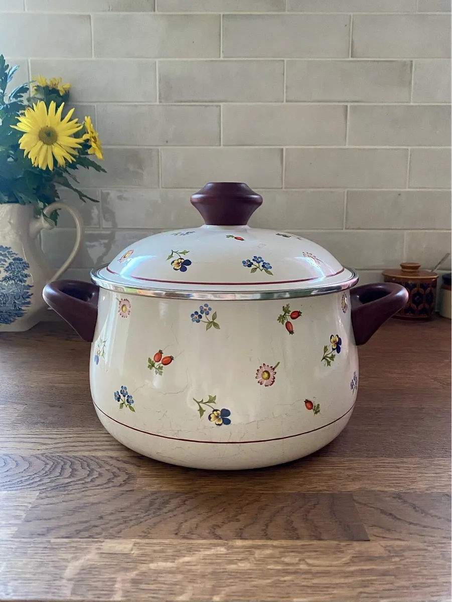 Villeroy & Boch Petite Fleur Enamel Pot - Image 1