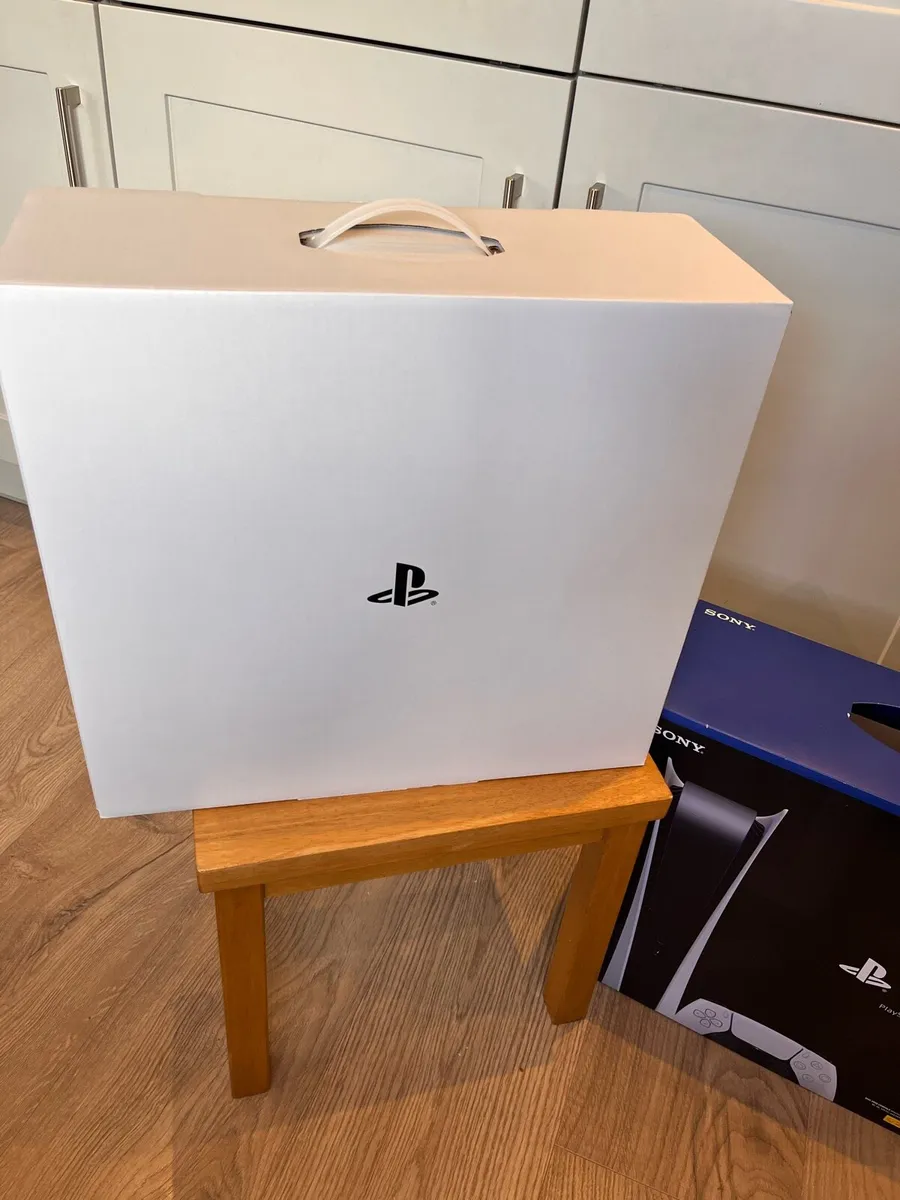 PS5 Disc Free Boxed - Image 3