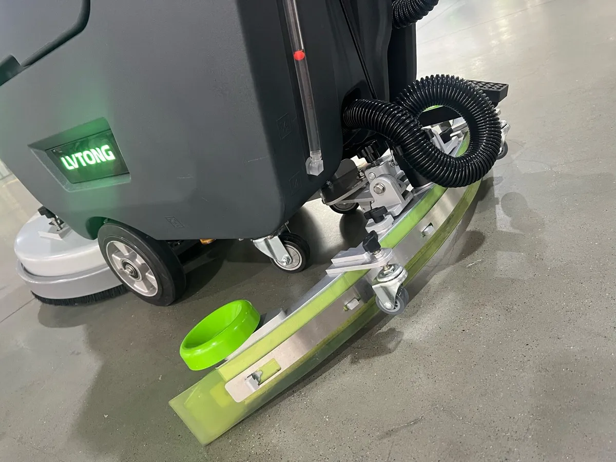 LVTONG WALK-BEHIND SCRUBBER DRYER - Image 3