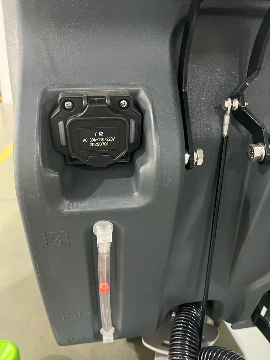 LVTONG WALK-BEHIND SCRUBBER DRYER - Image 4