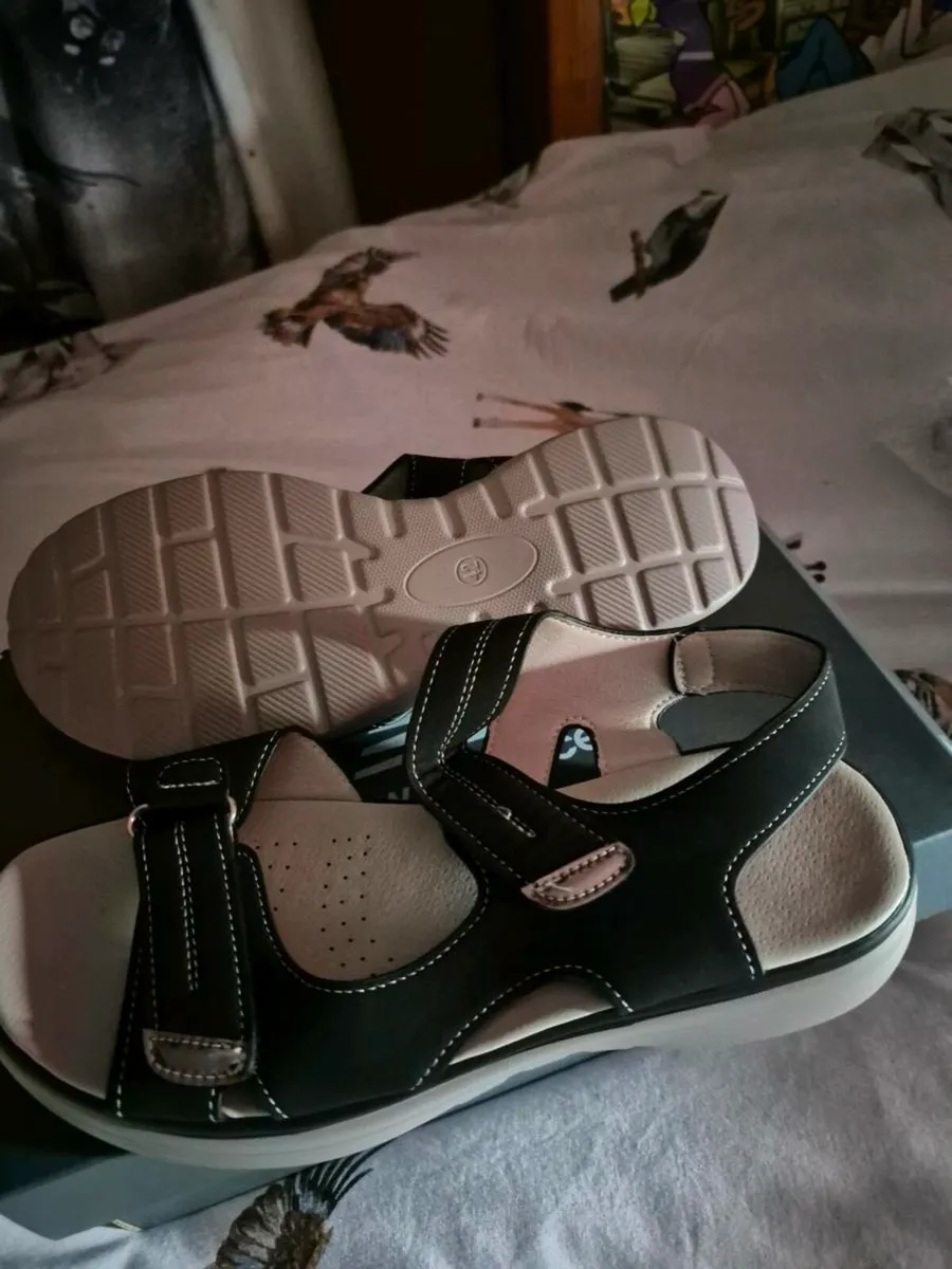 NEW SANDLES - Image 2