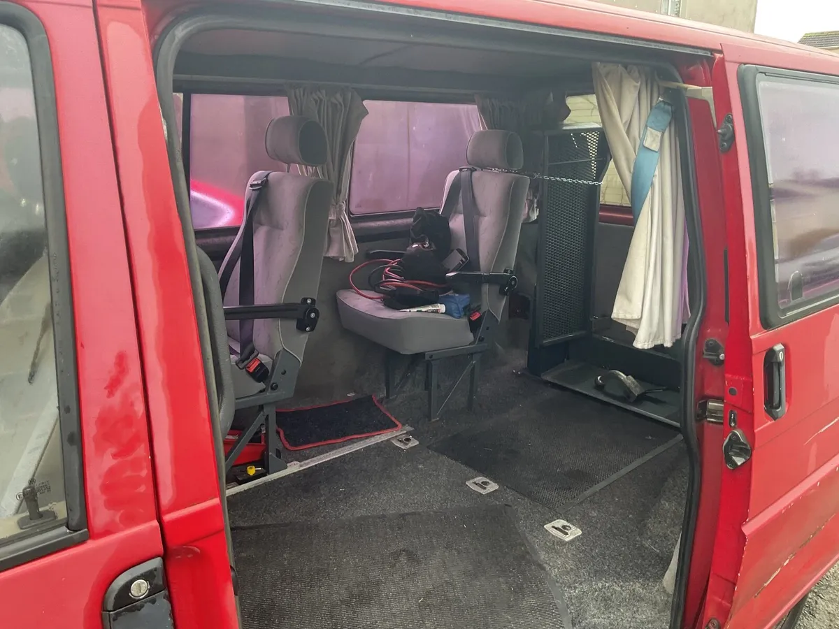 Volkswagen Caravelle 2000 - Image 2