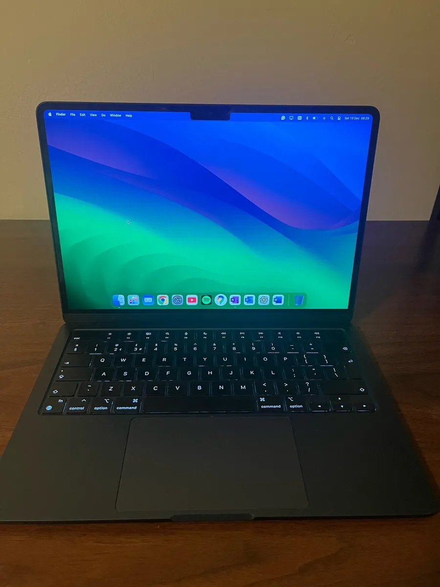 MacBook Air 2022 - Image 1