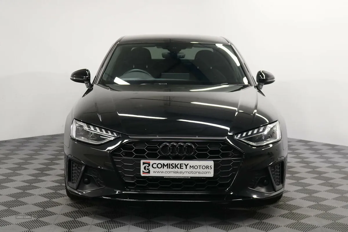 Audi A4 TDI Black Edition - Image 2