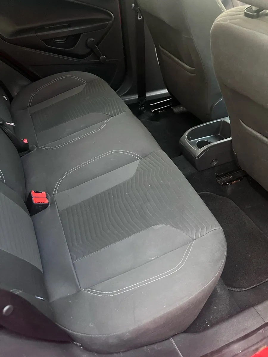 2013 Ford Fiesta eco boost (READ ADD) - Image 4