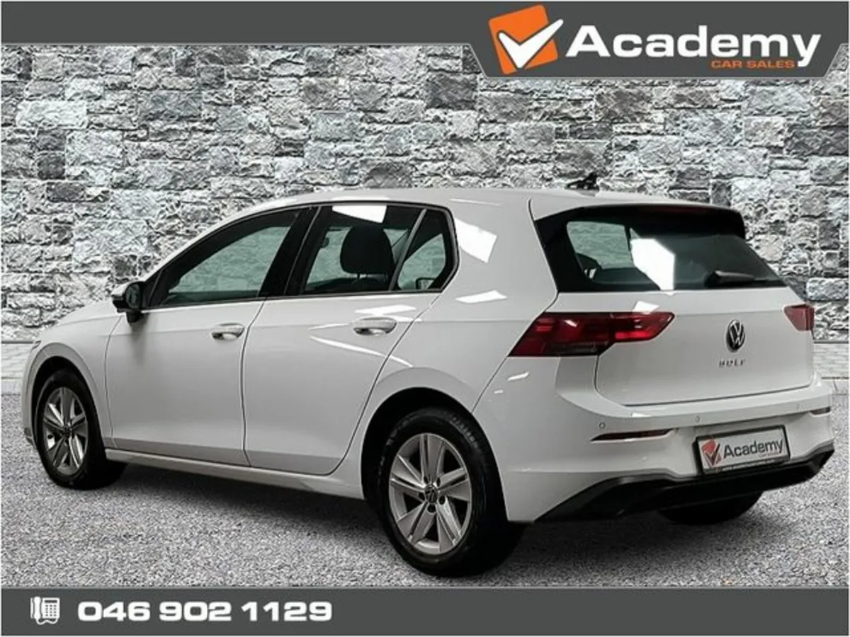 Volkswagen Golf Life 2.0 TDI 115HP 5DR - Image 3