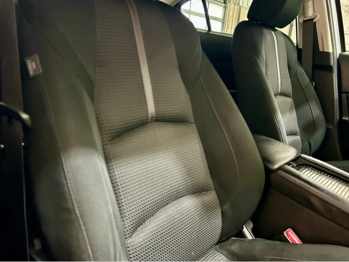 Mazda Mazda3 1.5 D 105PS EXECUTIVE SE 4DR - Image 2