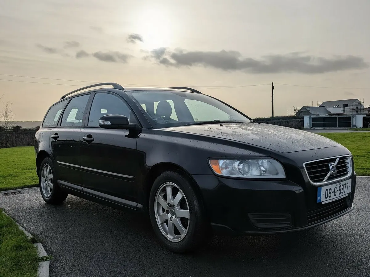 Volvo v50 - Image 1