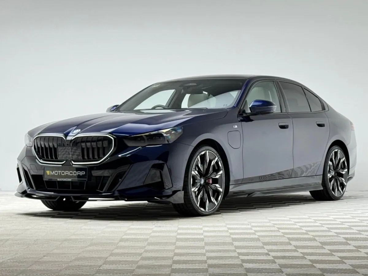 BMW 5-Series 550E M SPORT PRO XDRIVE - Image 3