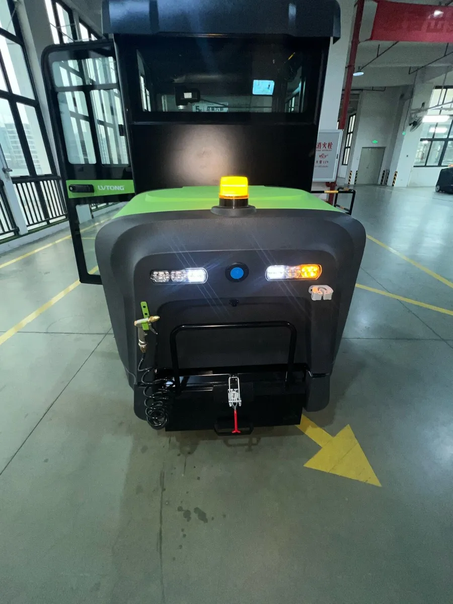 LVTONG RIDE ON FLOOR SWEEPER - Image 3