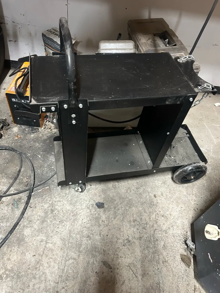 Welding trolley - Image 1