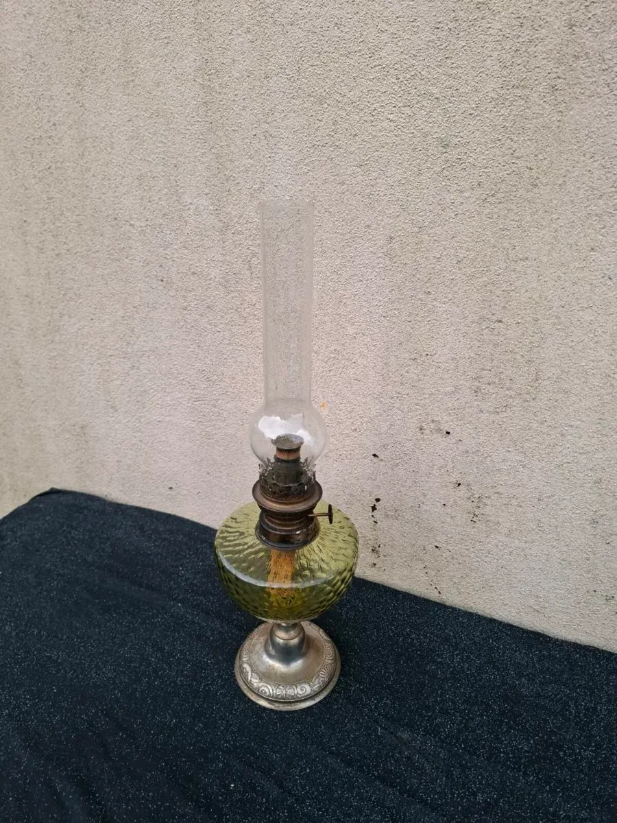 Glass vintage oil lamp postage possible - Image 1