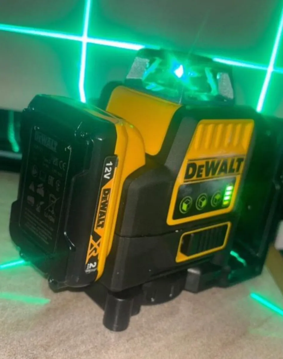 Dewalt 3x360 green lazer level kit dce089 - Image 1
