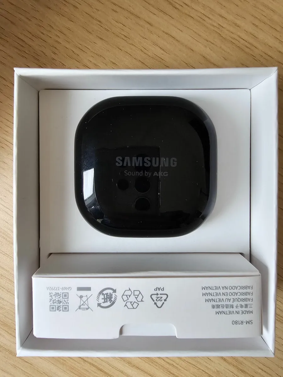 Samsung galaxy buds live - Image 2