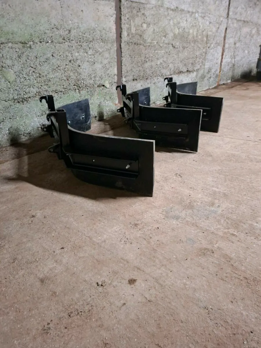 Pinnacle Fabrication Yard Scraper - Image 3