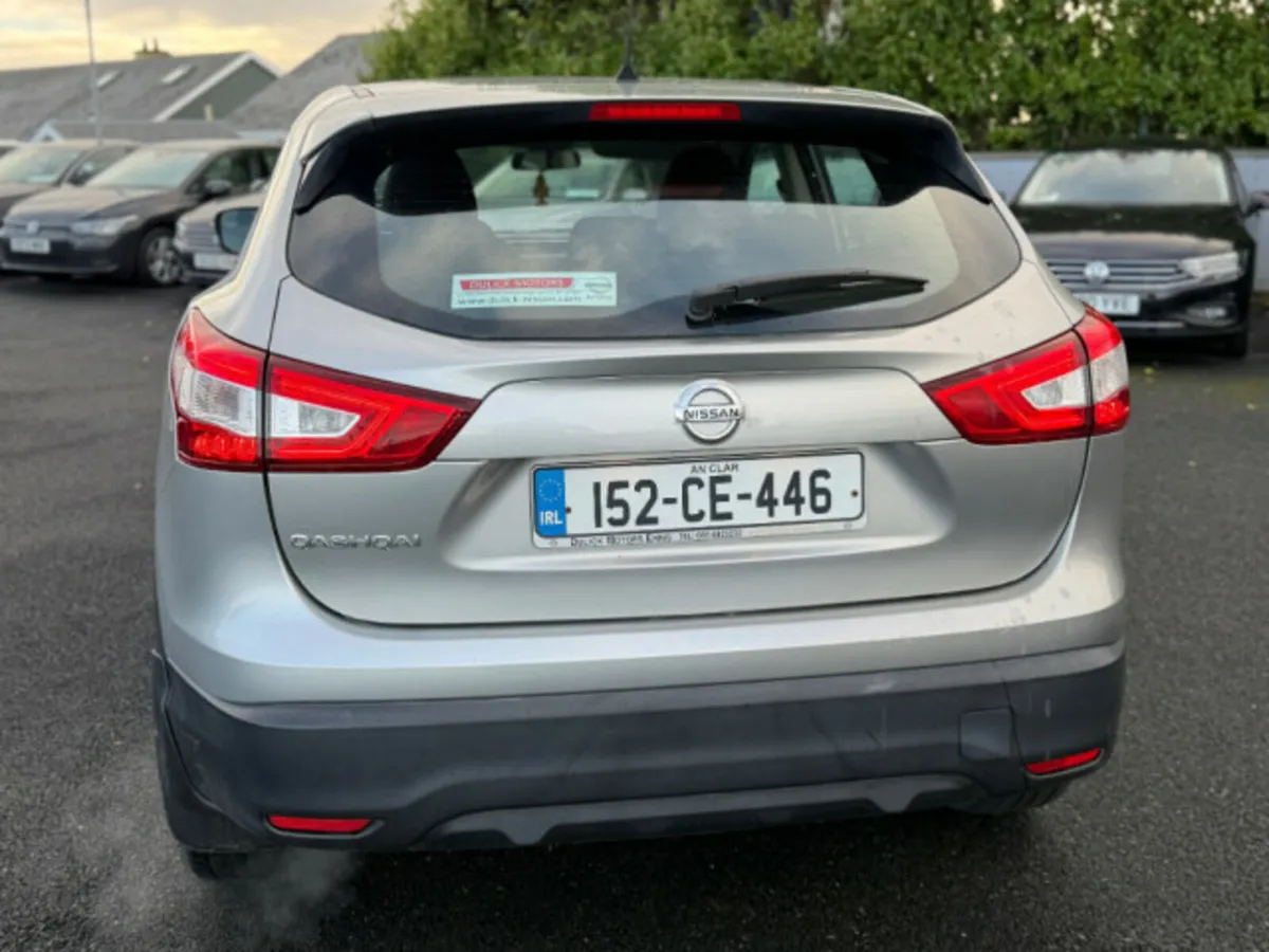 Nissan Qashqai 1.2 PET SV E6 4DR - Image 4