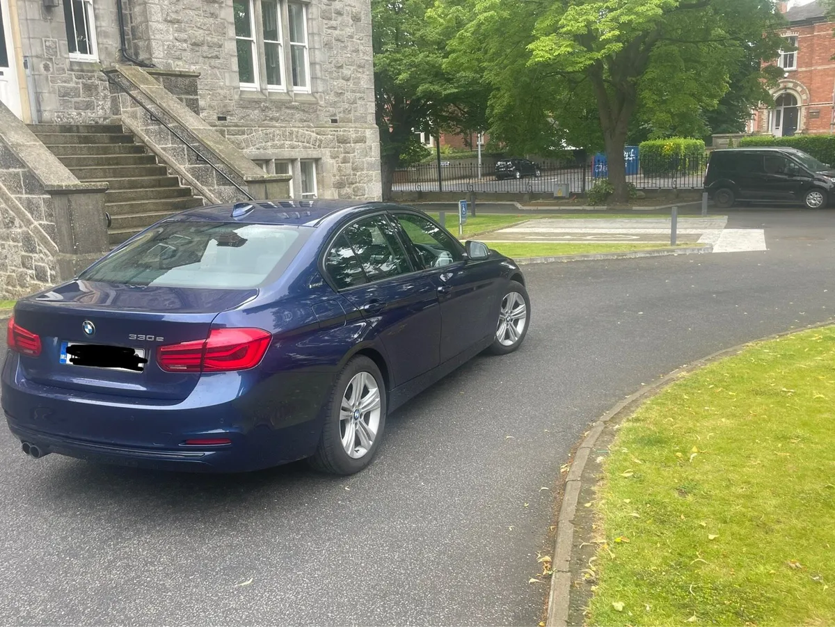 BMW 3 Series 330e 2016 - Image 1