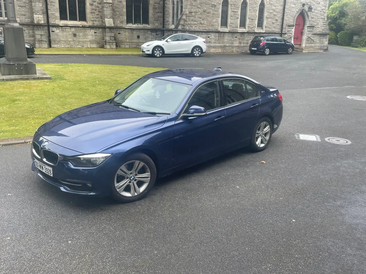 BMW 3 Series 330e 2016 - Image 4