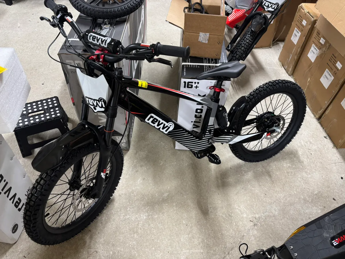 20" Revvi bikes - Image 3