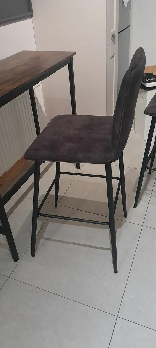 Bar table and 2 Bar stools - Image 3
