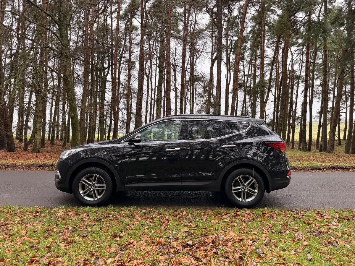 Hyundai Santa Fe 2017 4X4 Executive - Image 4