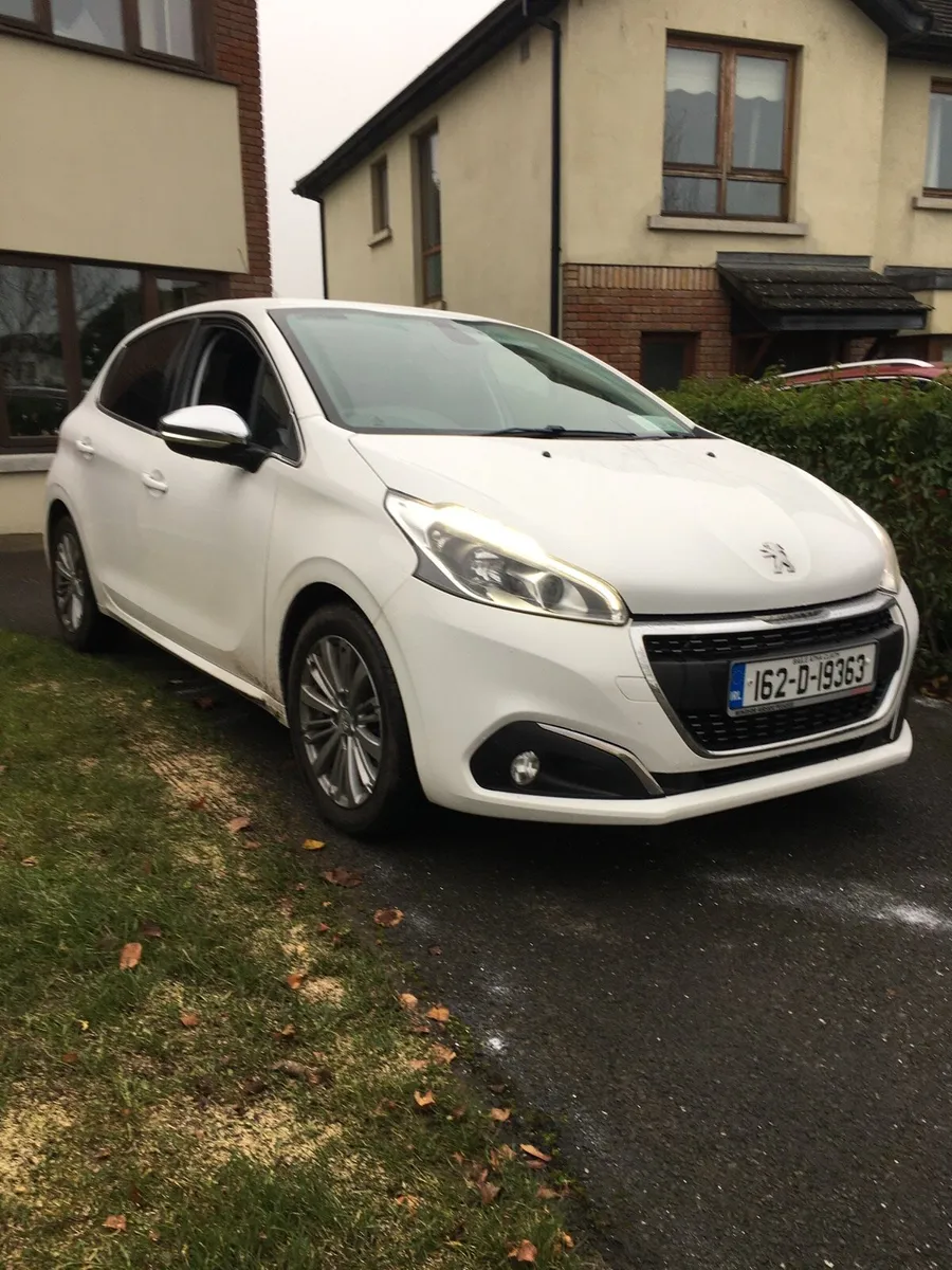 Peugeot 208 1.2 Allure 110 Low mileage. - Image 1