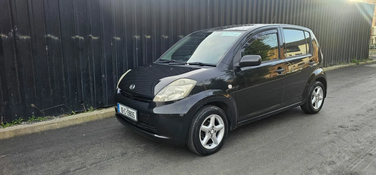 2010 Daihatsu Sirion - Image 1