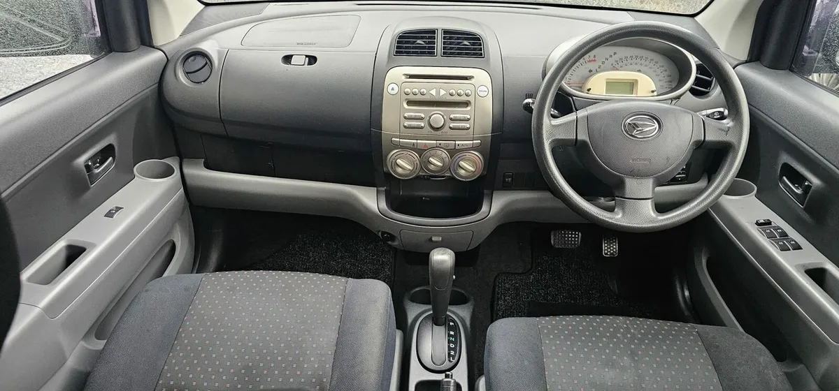 2010 Daihatsu Sirion - Image 4