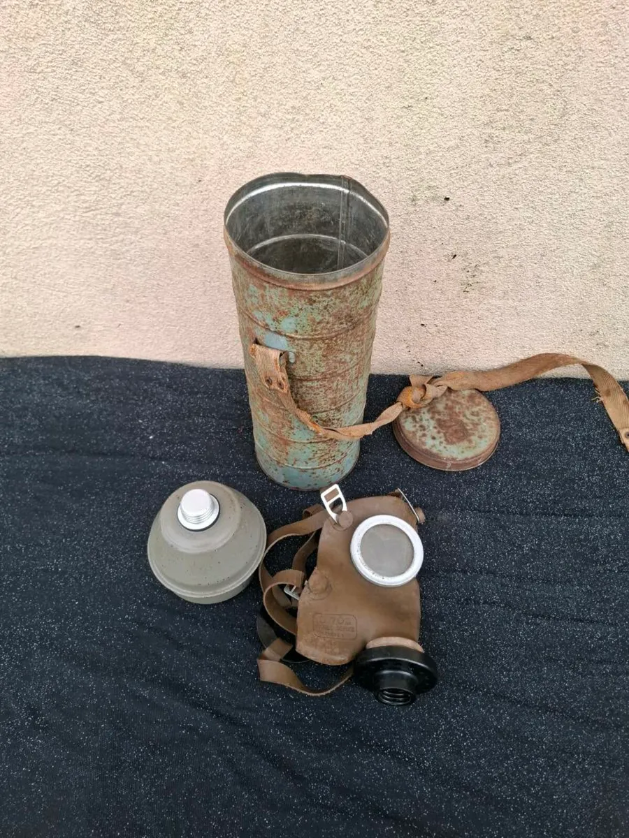 Belgian gaz mask postage possible - Image 1