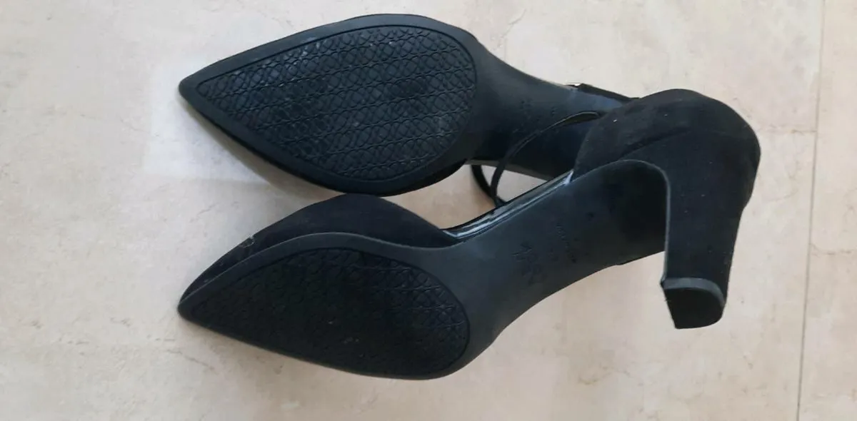 Ladies black suede shoes       Size 8/41 - Image 4