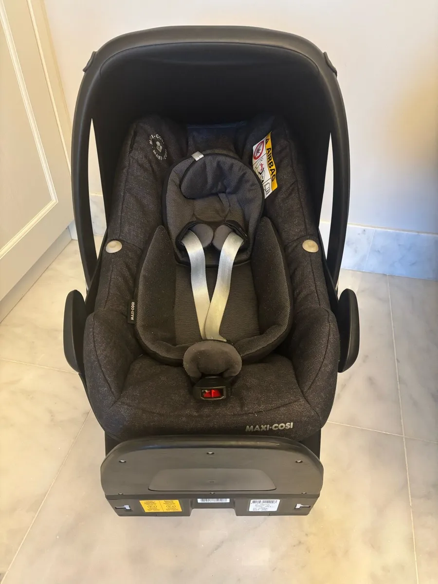 Maxi-Cosi Infant Car Seat + ISOFIX Base - Image 2